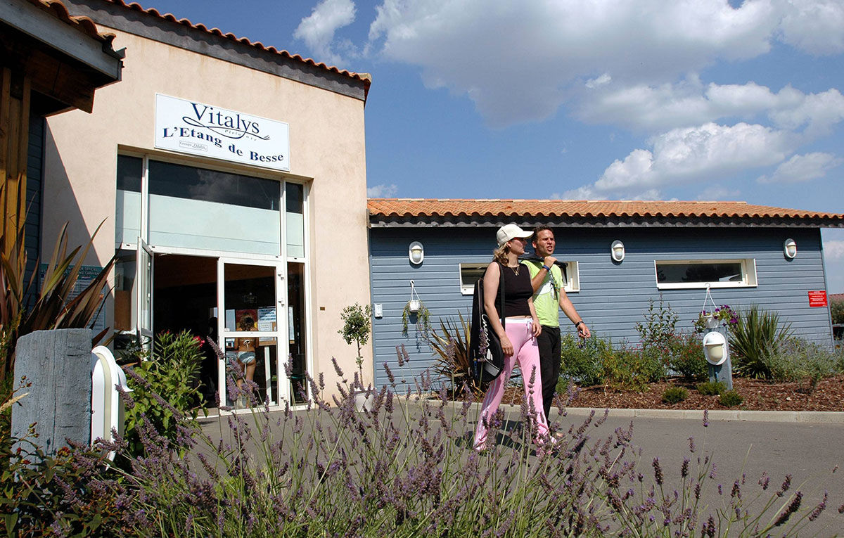 Domaine Résidentiel de plein-air L'Etang de Besse Paesi della Loira - Saint-Hilaire-de-Riez visuel 11/15 Domaine Résidentiel de plein-air L'Etang de Besse Paesi della Loira - Saint-Hilaire-de-Riez visuel 11/15