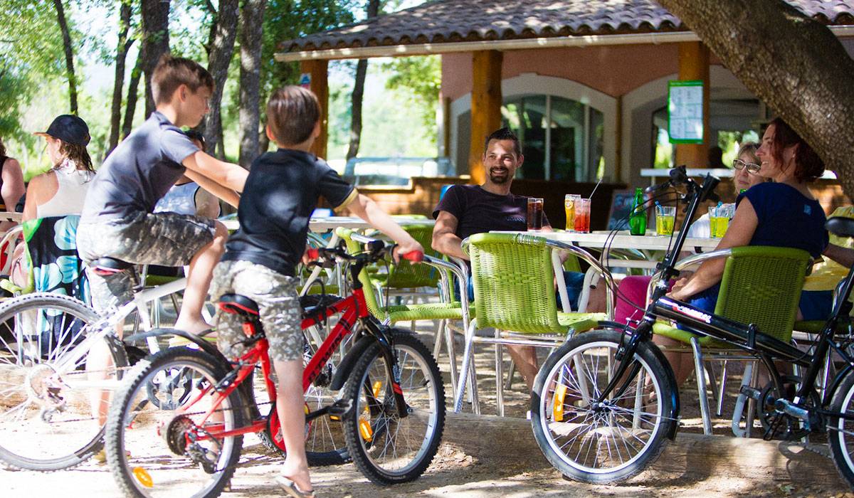 Domaine des Chênes Blancs Provenza-Alpi-Costa Azzurra - Saint-Saturnin-lès-Apt visuel 24/28 Domaine des Chênes Blancs Provenza-Alpi-Costa Azzurra - Saint-Saturnin-lès-Apt visuel 24/28