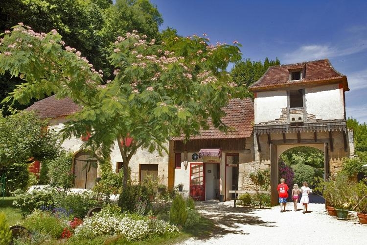 La Rivière Aquitania - Les Eyzies de Tayac Sireuil visuel 3/4 La Rivière Aquitania - Les Eyzies de Tayac Sireuil visuel 3/4