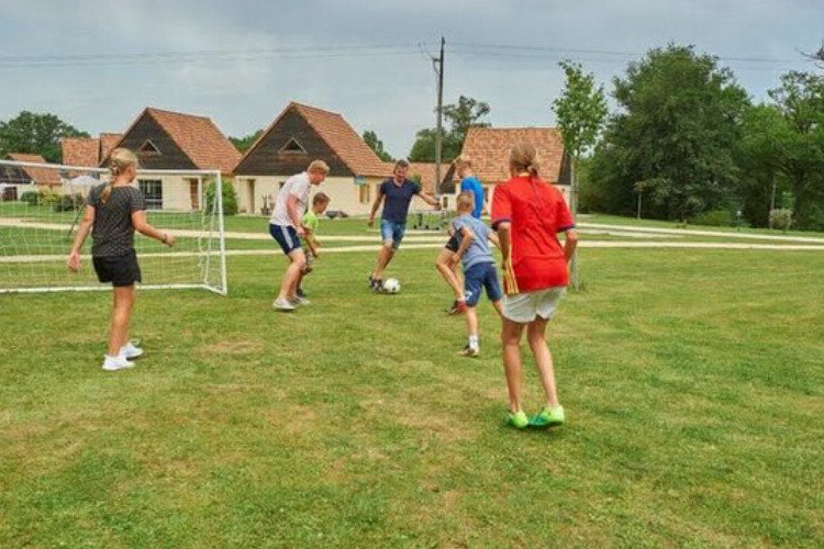 Le Lac Bleu Midi-Pirenei - Lacapelle-Marival visuel 5/7 Le Lac Bleu Midi-Pirenei - Lacapelle-Marival visuel 5/7