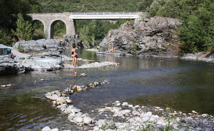 Les Gorges de l'Hérault Linguadoca-Rossiglione - Sumène visuel 4/12 Les Gorges de l'Hérault Linguadoca-Rossiglione - Sumène visuel 4/12