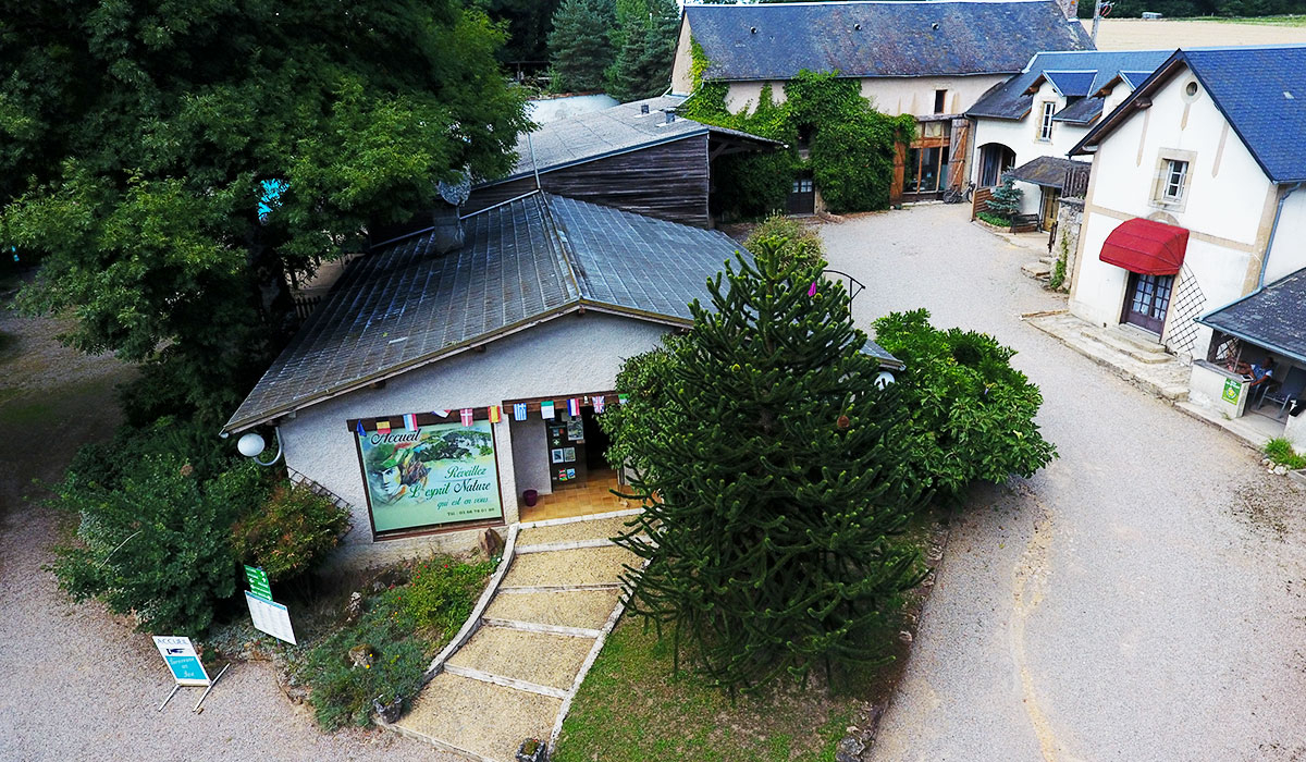 Manoir de Bezolle Bourgogne - Saint-Péreuse visuel 3/3 Manoir de Bezolle Bourgogne - Saint-Péreuse visuel 3/3