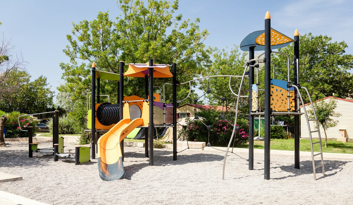 Port Pothuau Provenza-Alpi-Costa Azzurra - Hyères visuel 9/11 Port Pothuau Provenza-Alpi-Costa Azzurra - Hyères visuel 9/11