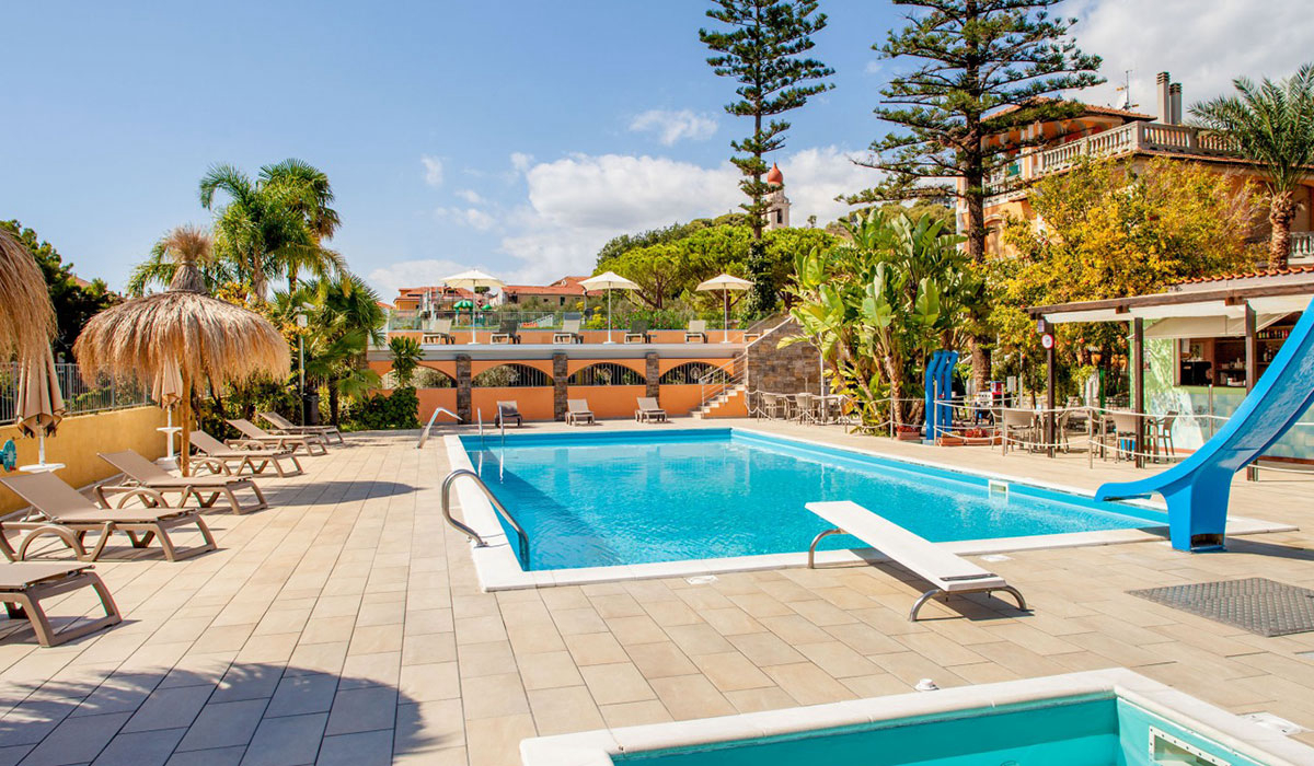 Rosa Liguria - San Bartolomeo al Mare visuel 1/2 Rosa Liguria - San Bartolomeo al Mare visuel 1/2