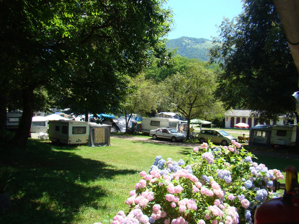 A l’Ombre des Tilleuls Midi-Pirenei - Peyrouse visuel 5/10 A l’Ombre des Tilleuls Midi-Pirenei - Peyrouse visuel 5/10