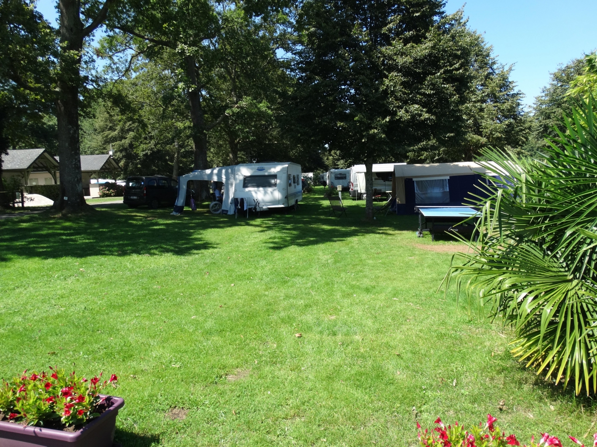 A l’Ombre des Tilleuls Midi-Pirenei - Peyrouse visuel 7/10 A l’Ombre des Tilleuls Midi-Pirenei - Peyrouse visuel 7/10