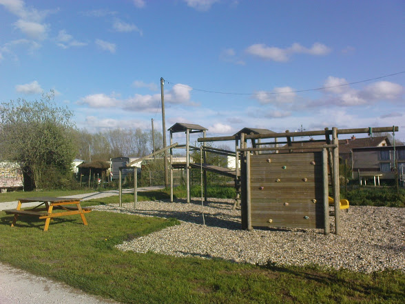 La Petite Forêt Nord-Passo di Calais - Aire-sur-la-Lys visuel 2/2 La Petite Forêt Nord-Passo di Calais - Aire-sur-la-Lys visuel 2/2