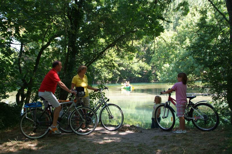 La Sorguette Provenza-Alpi-Costa Azzurra - L'Isle-sur-la-Sorgue visuel 4/11 La Sorguette Provenza-Alpi-Costa Azzurra - L'Isle-sur-la-Sorgue visuel 4/11