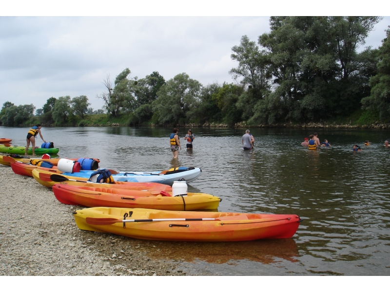 Le Canoë Franca Contea - Chaussin visuel 3/4 Le Canoë Franca Contea - Chaussin visuel 3/4