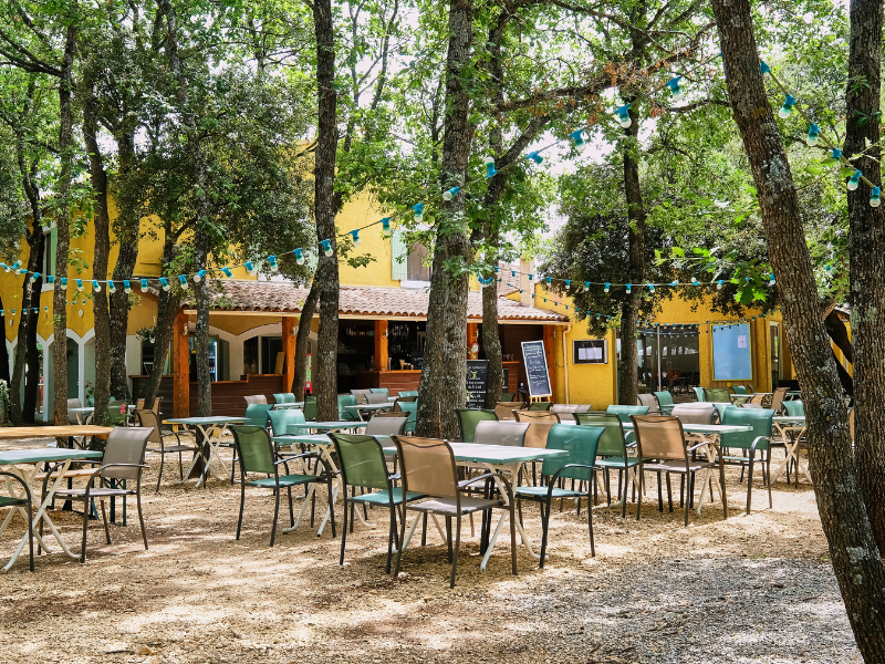 Domaine des Chênes Blancs Provenza-Alpi-Costa Azzurra - Saint-Saturnin-lès-Apt visuel 3/28 Domaine des Chênes Blancs Provenza-Alpi-Costa Azzurra - Saint-Saturnin-lès-Apt visuel 3/28