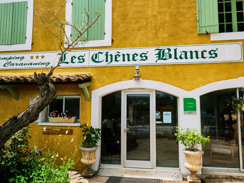 Domaine des Chênes Blancs Provenza-Alpi-Costa Azzurra - Saint-Saturnin-lès-Apt visuel 9/28 Domaine des Chênes Blancs Provenza-Alpi-Costa Azzurra - Saint-Saturnin-lès-Apt visuel 9/28