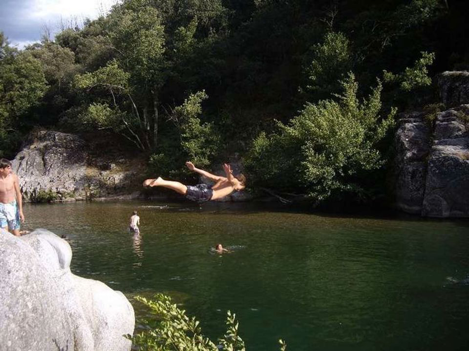 La Berge Fleurie Linguadoca-Rossiglione - Mialet visuel 3/5 La Berge Fleurie Linguadoca-Rossiglione - Mialet visuel 3/5